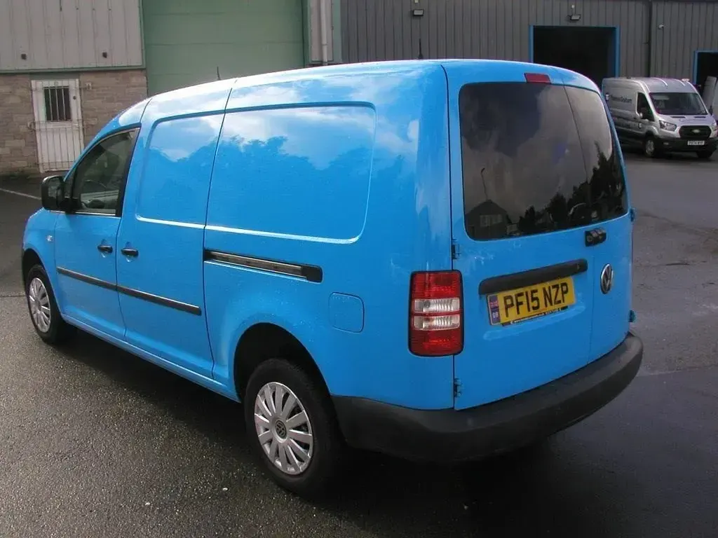 Begagnad VW Caddy Startline 102 HK (75 kW) 2015 Blå Minibuss