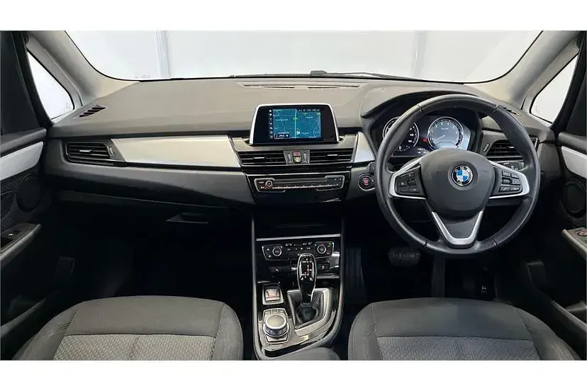 Usado BMW 218 Comfort Edition 136 HP (100 kW) 2021 Branco Carrinha
