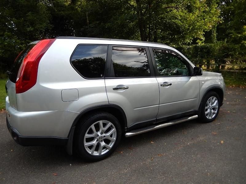 Used Nissan X-Trail Tekna 173 HP (127 kW) 2010 Silver SUV