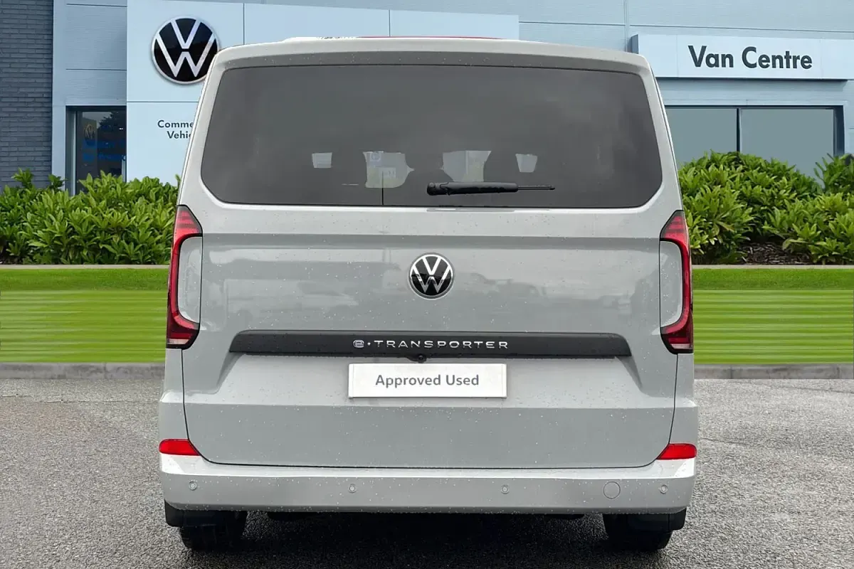 Nowe VW Transporter Pro 210 kW (286 KM) 2025 Szary Van