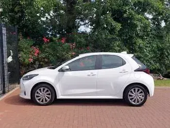 Used Toyota Yaris 116 HP (85 kW) 2024 White Hatchback