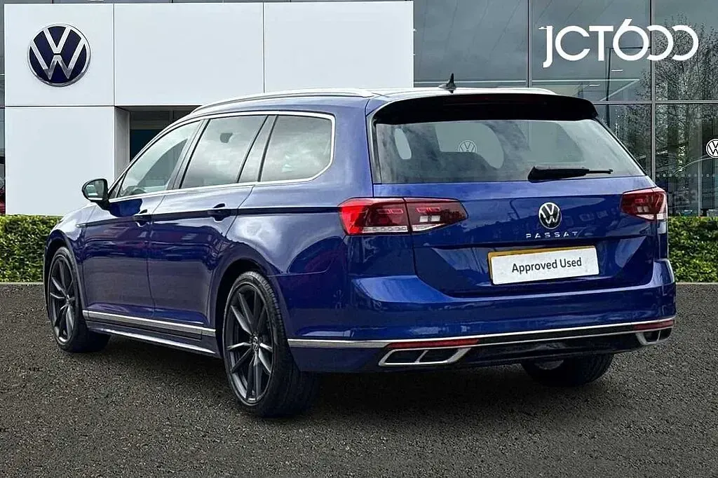 Used VW Passat R-line 150 HP (110 kW) 2023 Blue Estate