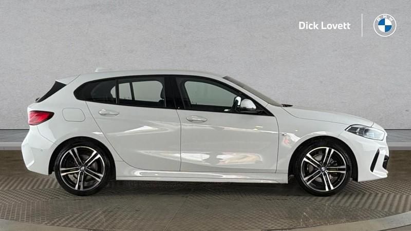 Used BMW 118 M Sport 134 HP (98 kW) 2022 White Hatchback