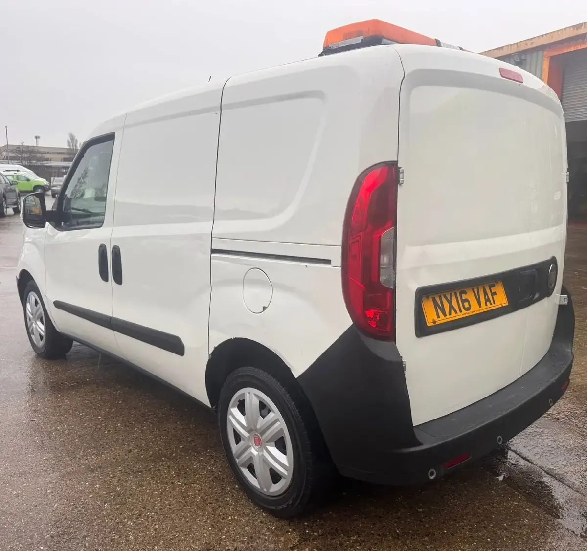 Used Fiat Doblò 90 HP (66 kW) 2016 White MPV