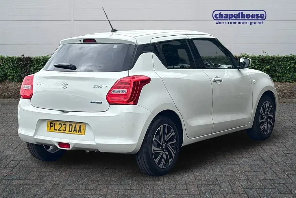 Used Suzuki Swift SZ-L 83 HP (61 kW) 2023 White Hatchback