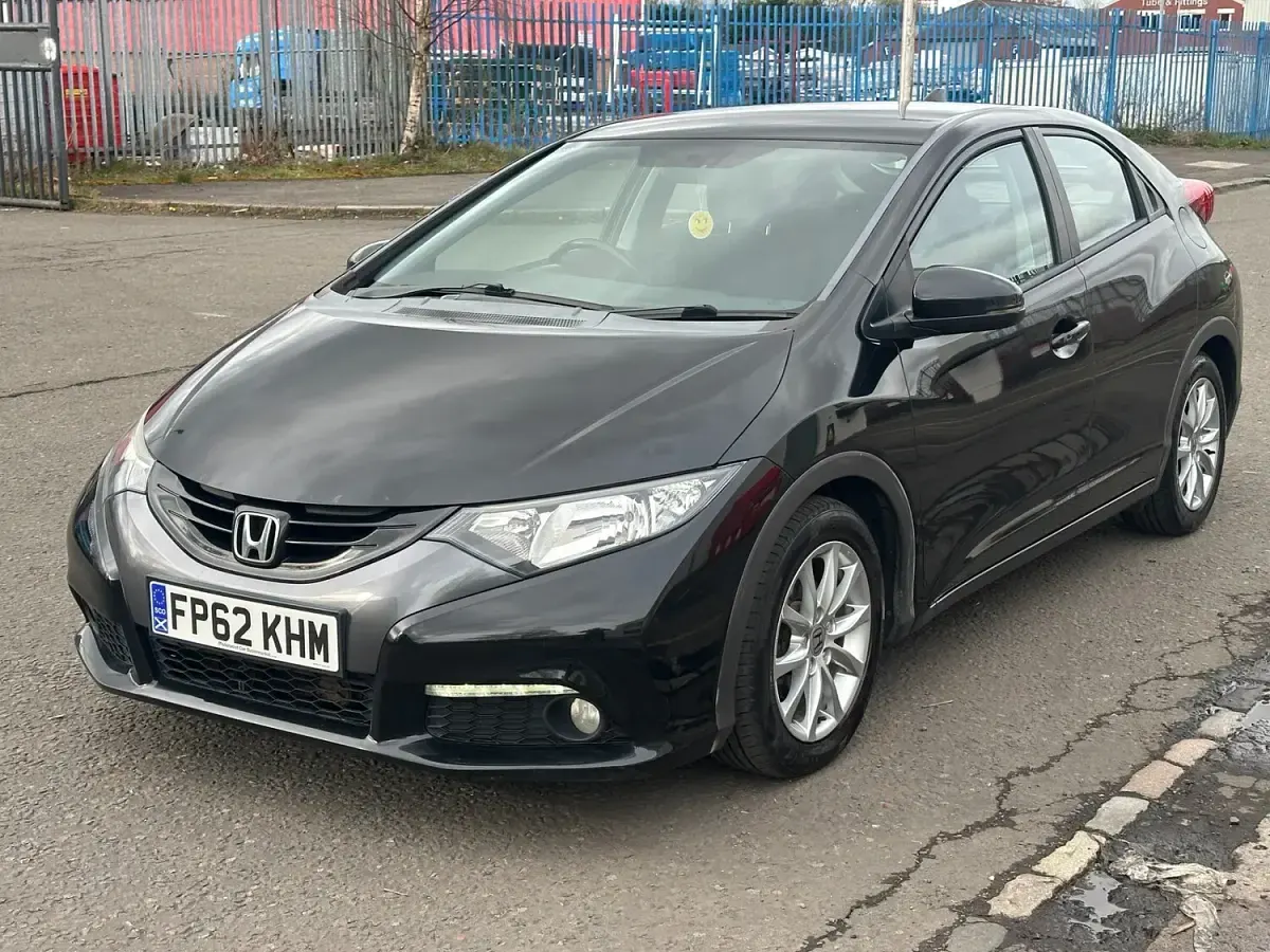 Used Honda Civic SE 100 HP (73 kW) 2013 Black Hatchback