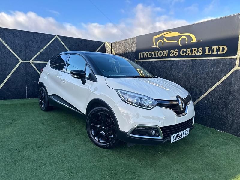 White Used 2015 Renault Captur Dynamique SUV | £5,495 (A bit pricey) - Image 1/4