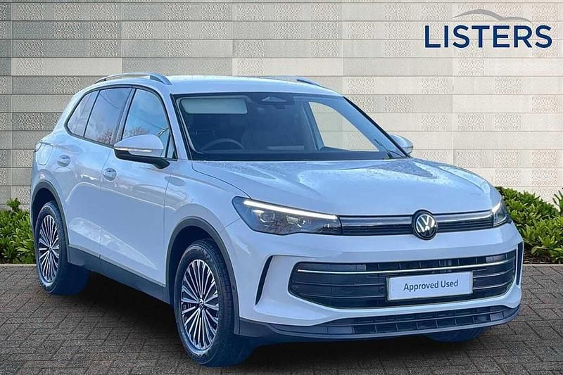 New VW Tiguan Match 2025 Pure white SUV