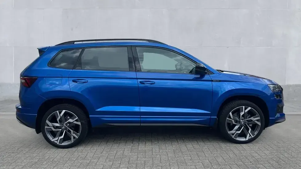 New Skoda Karoq SportLine 150 HP (110 kW) 2025 Race blue SUV