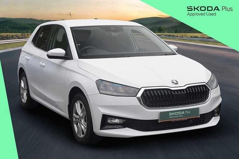 Moon white metallic Used 2024 Skoda Fabia SE L Hatchback | £18,845 (Fair price) - Image 1/4