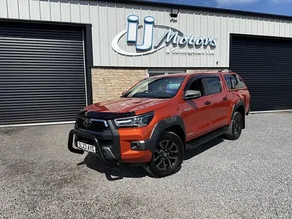 Used Toyota HiLux 204 HP (150 kW) 2023 Orange Pickup