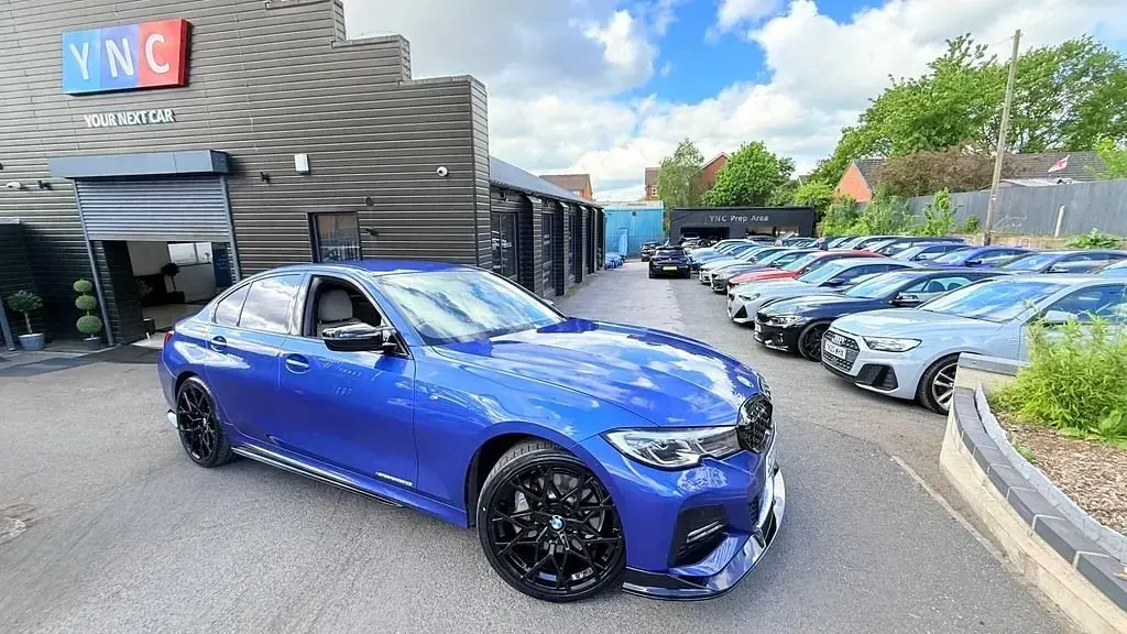Begagnad BMW 330e M Sport 2020 Blå Sedan