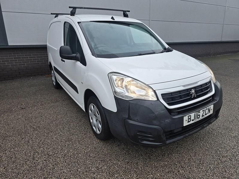 White Used 2016 Peugeot Partner MPV | £2,750 (A bit pricey) - Image 1/4