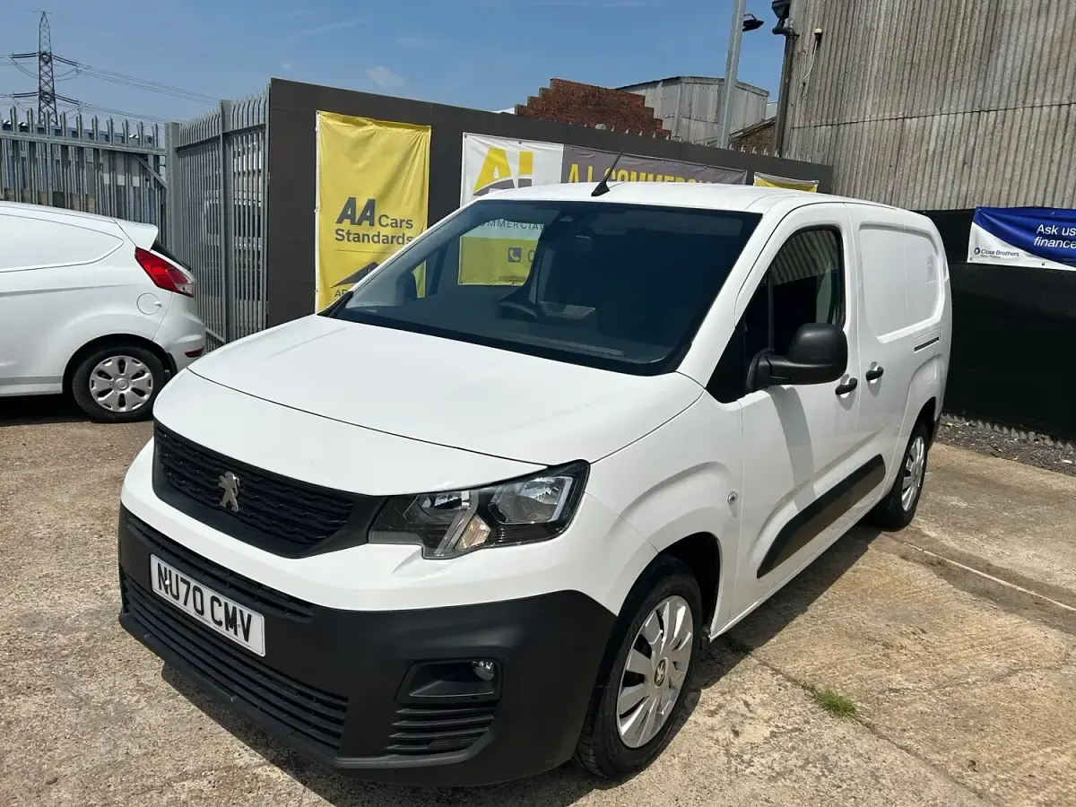 Used Peugeot Partner 2020 White MPV