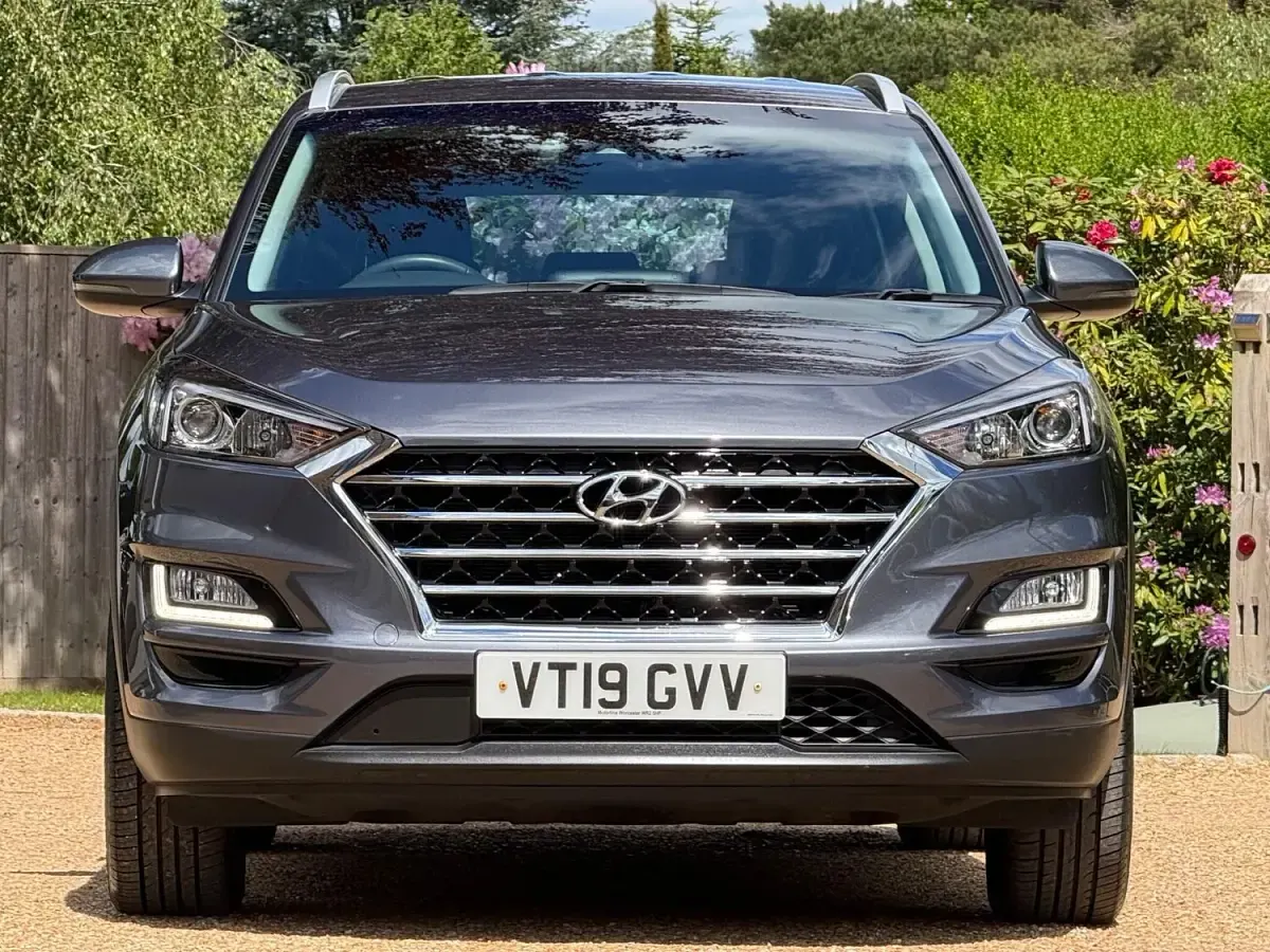 Used Hyundai Tucson SE 132 HP (97 kW) 2019 Grey SUV