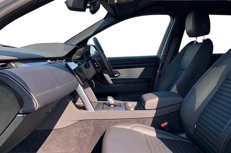 Second-hand Land Rover Discovery Sport SE Dynamic 204 CP (150 kW) 2025 Argintiu SUV