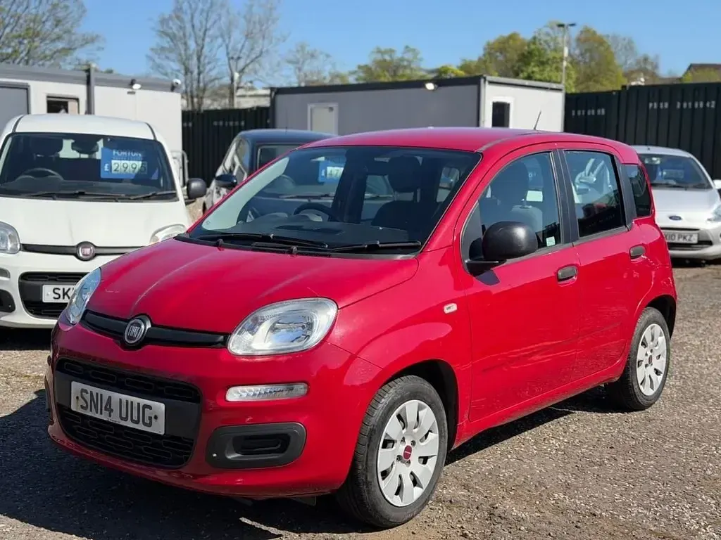 Usado Fiat Panda Pop 69 HP (50 kW) 2014 Vermelho Citadino