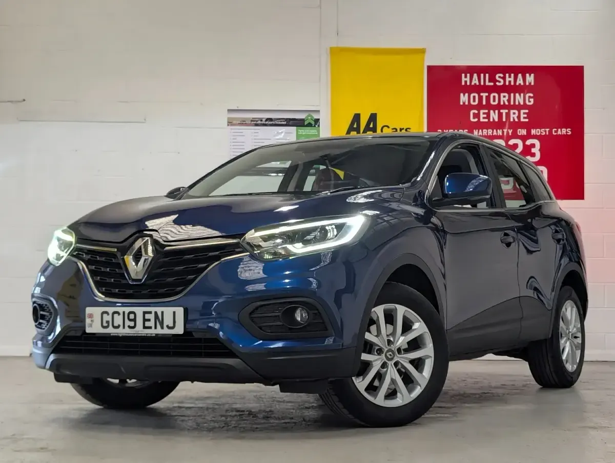Used Renault Kadjar Play 140 HP (102 kW) 2019 Cosmos blue SUV