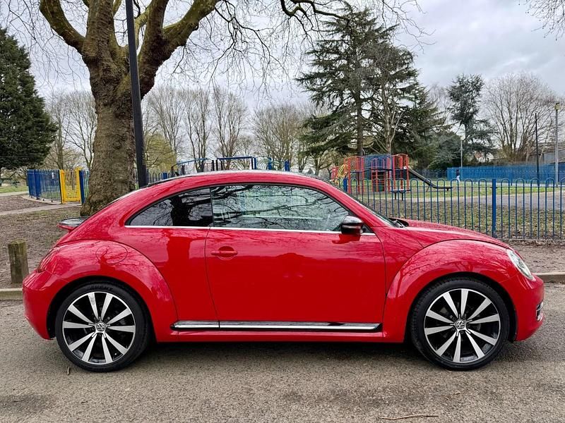 Usado VW Beetle Sportline 150 HP (110 kW) 2016 Vermelho Citadino