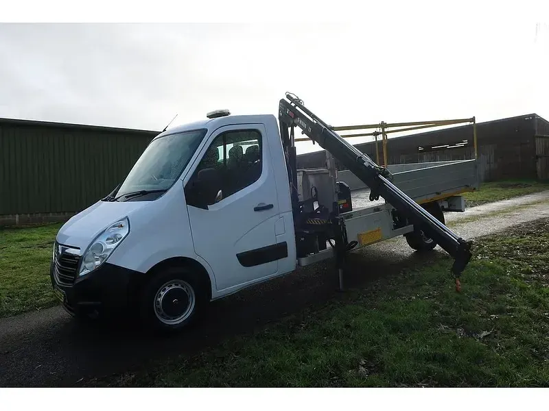 Begagnad Vauxhall Movano 130 HK (95 kW) 2018 Vit Minibuss