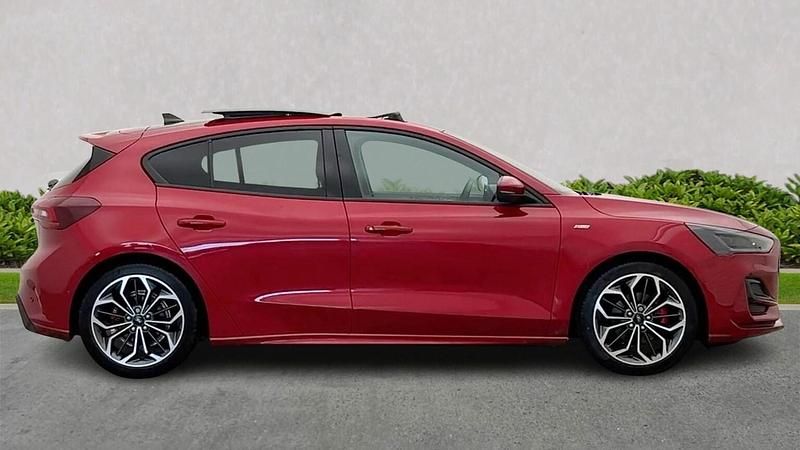 Used Ford Focus ST-Line X 2025 Red Hatchback