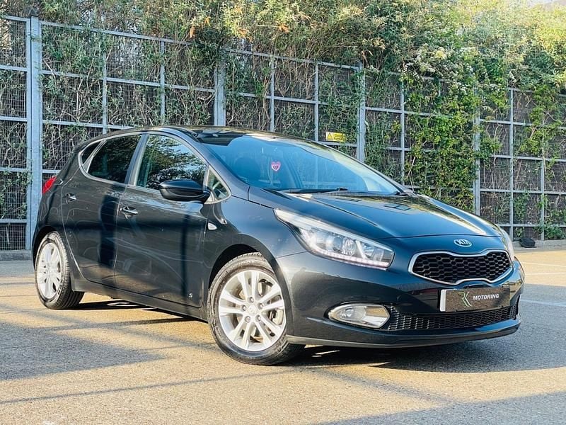 Black Used 2015 Kia Ceed Hatchback | £3,995 (Good price) - Image 1/4