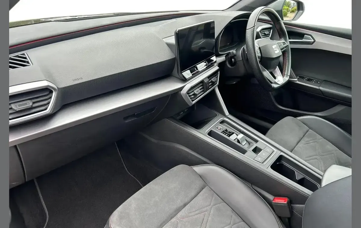 Begagnad Seat Leon FR Sport 272 HK (200 kW) 2022 Svart Kombi