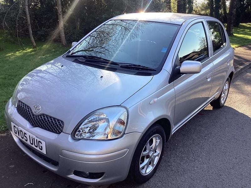 Used Toyota Yaris 2005 Silver Hatchback