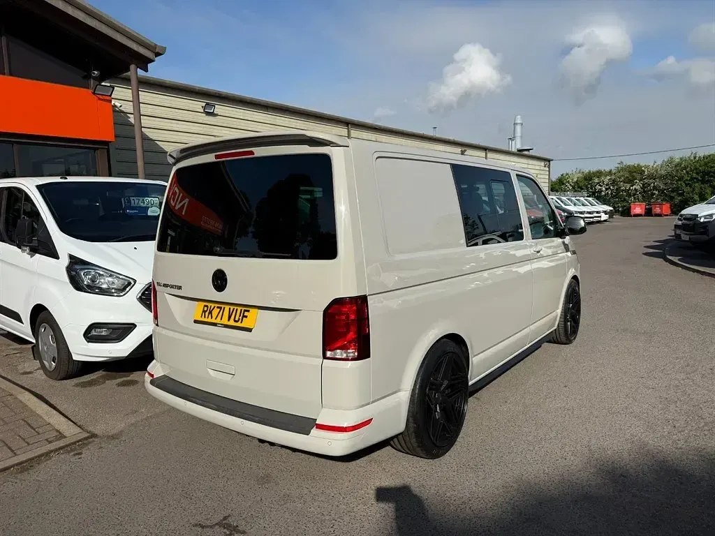 Używany VW Transporter Highline 2021 Szary Van