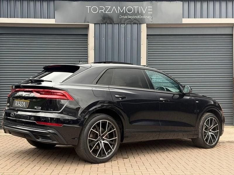 Used Audi Q8 Advanced 286 HP (210 kW) 2019 Black SUV