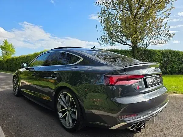 Usado Audi A5 Comfort 2018 Cinzento Coupé