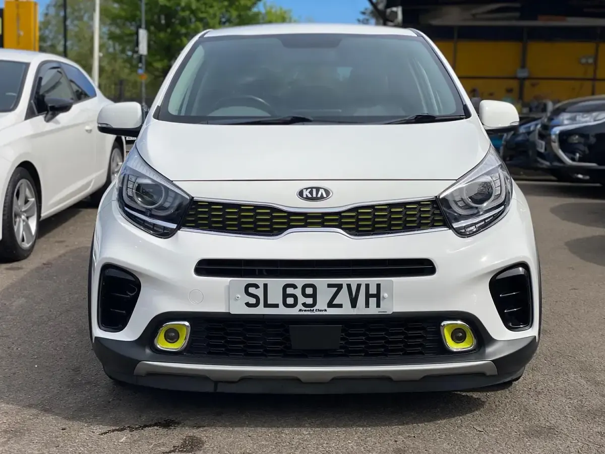 Used Kia Picanto X-Line 84 HP (61 kW) 2019 White Hatchback