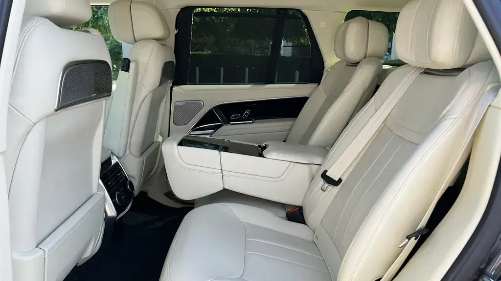 Used Land Rover Range Rover Autobiography 350 HP (257 kW) 2023 Grey SUV