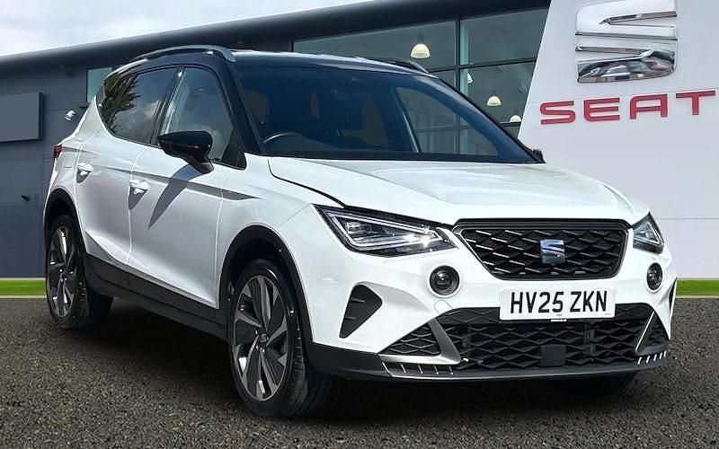 White Used 2025 Seat Arona FR Sport SUV | £19,539 (A bit pricey) - Image 1/4