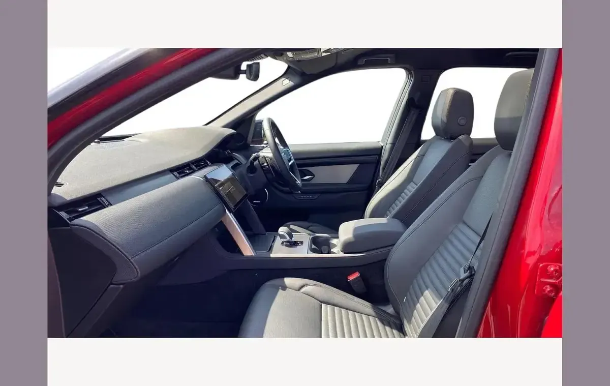 Second-hand Land Rover Discovery Sport SE Dynamic 204 CP (150 kW) 2025 Roșu SUV