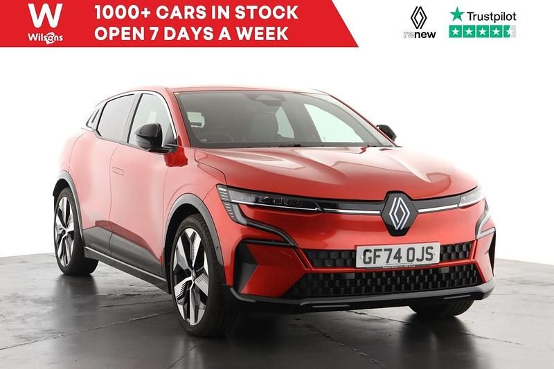Begagnad Renault Megane E-Tech Komfort 160 kW (218 HK) 2024 Röd Halvkombi