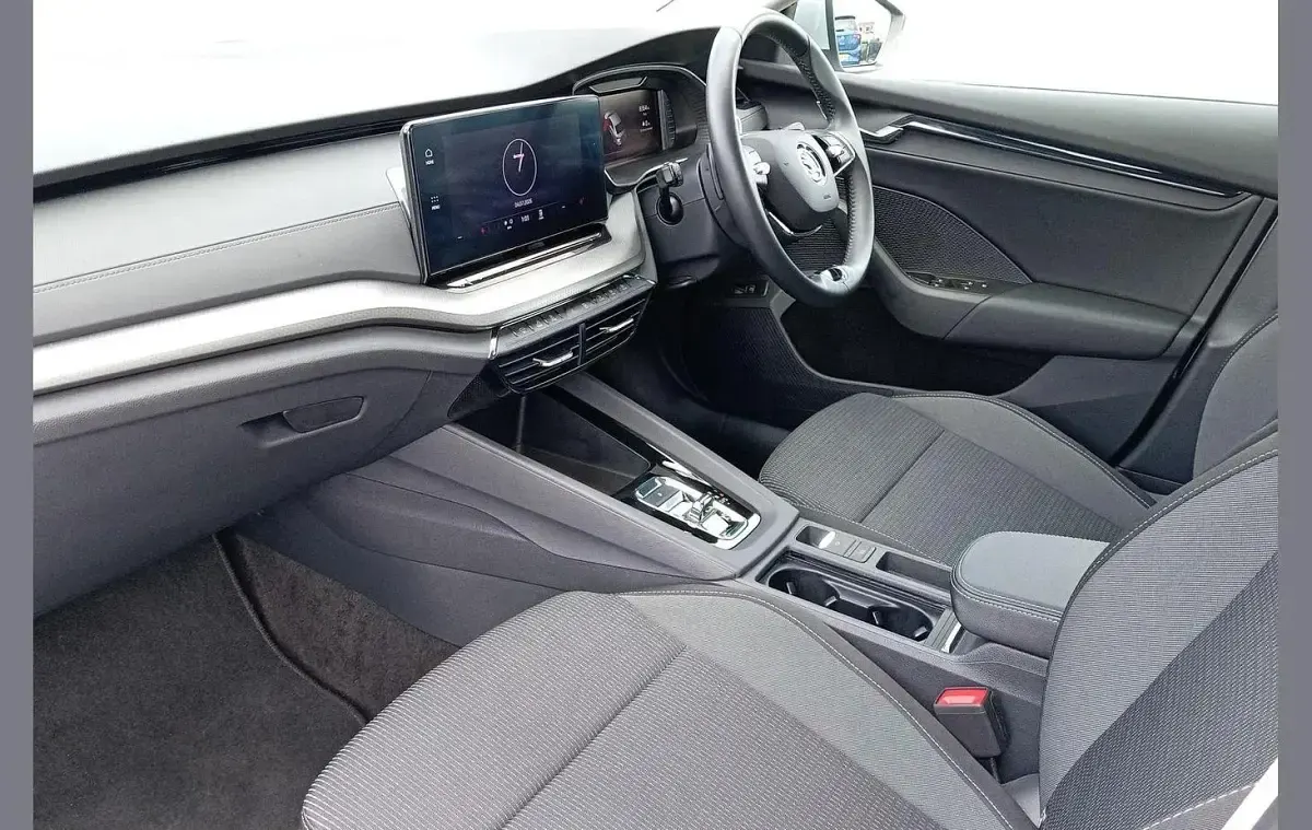 Used Skoda Octavia SE Technology 200 HP (147 kW) 2024 Silver Hatchback