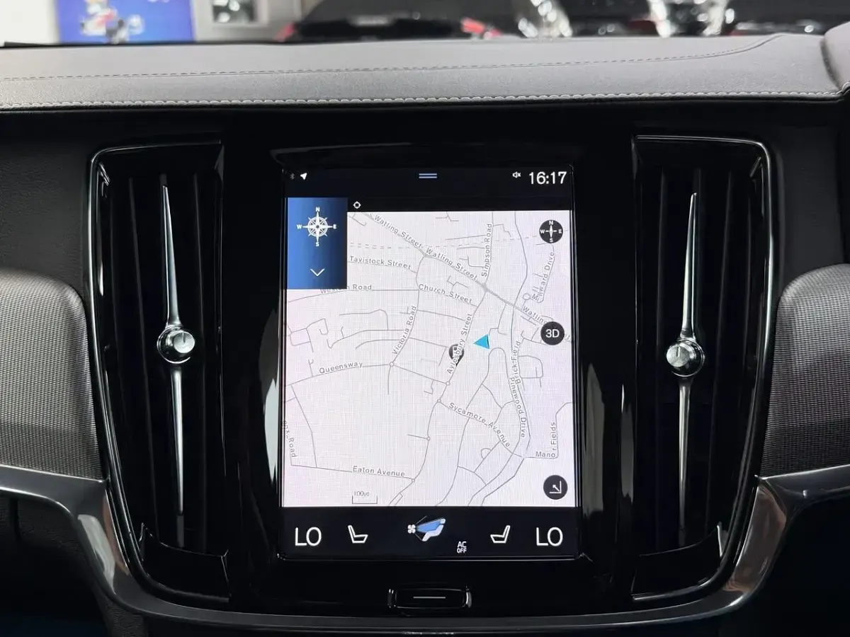 Used Volvo S90 R-Design 190 HP (139 kW) 2018 Black Sedan