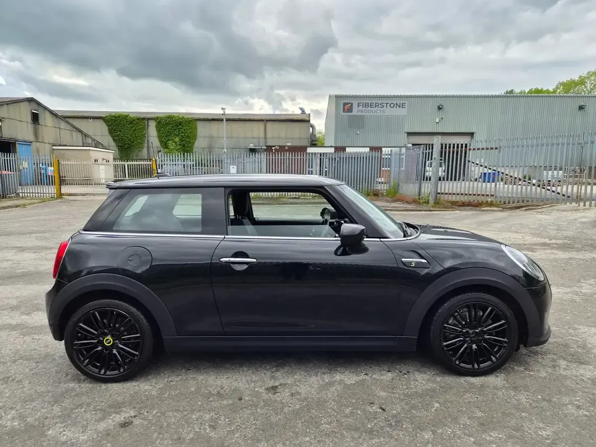 Used Mini Cooper S Hatch 135 kW (184 HP) 2023 Black Hatchback