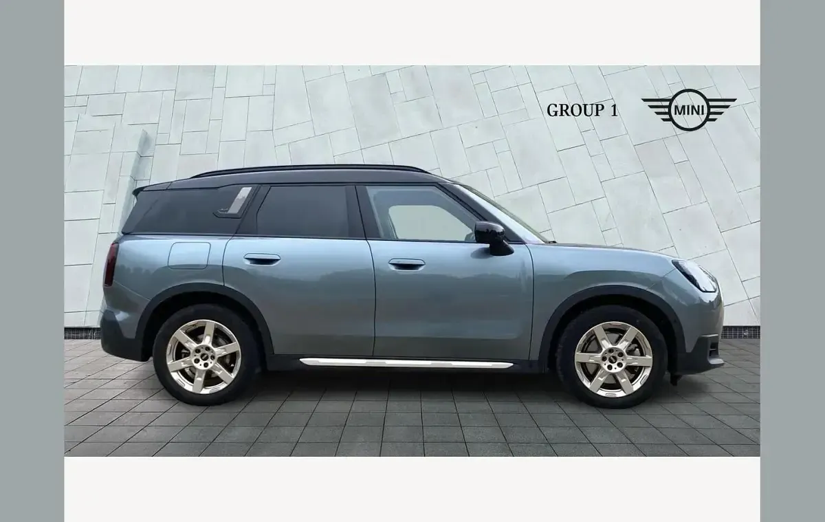 Used Mini Countryman Exclusive 214 HP (157 kW) 2024 Green SUV