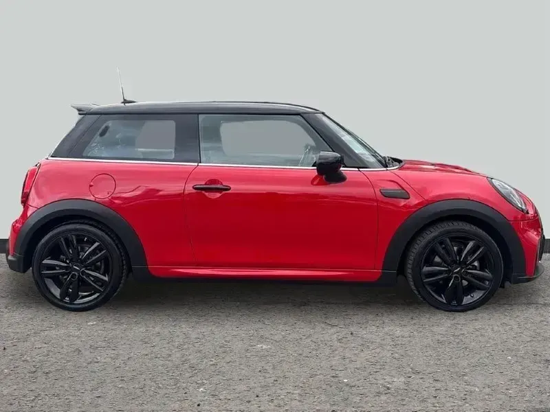 Usado Mini Cooper Hatch 136 HP (100 kW) 2023 Vermelho Citadino