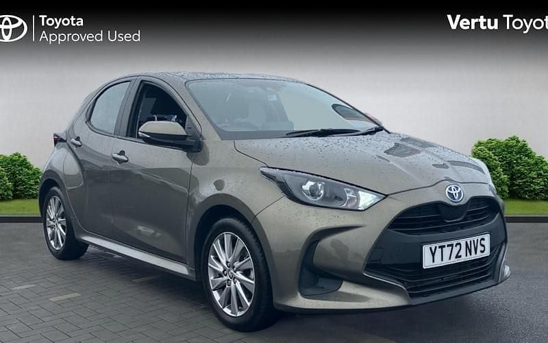 Used 2025 Toyota Yaris Hybrid Hatchback | £16,064 (Super price) - Image 1/4