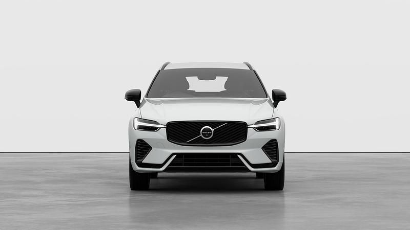 New Volvo XC60 Plus 2026 Ice white SUV