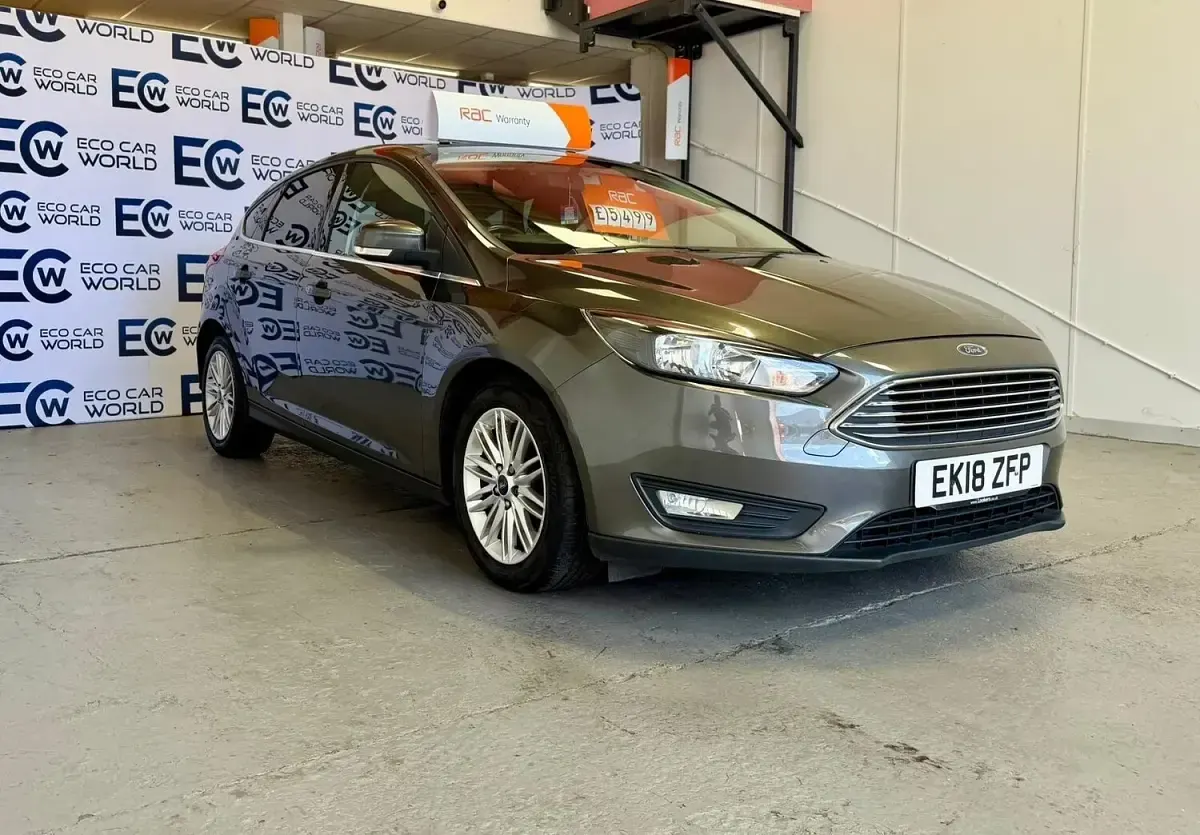 Used Ford Focus Zetec 125 HP (91 kW) 2018 Grey Hatchback