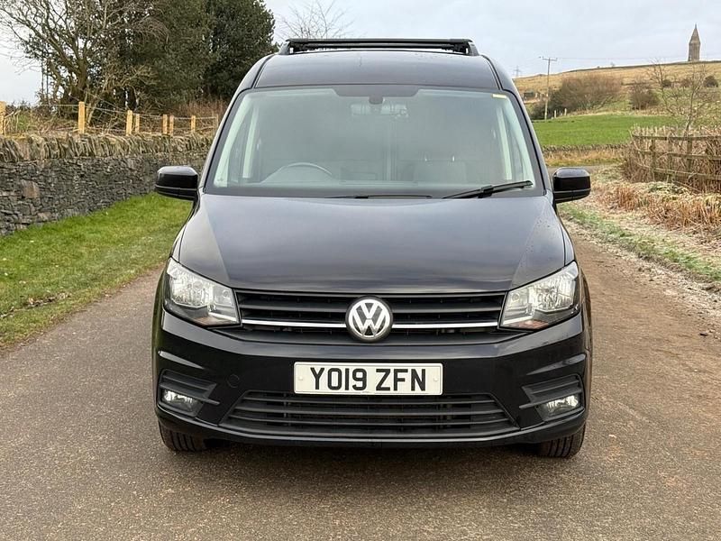 Used VW Caddy Maxi Highline 102 HP (75 kW) 2019 Black MPV