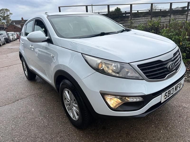 White Used 2013 Kia Sportage SUV | £3,449 (Good price) - Image 1/4
