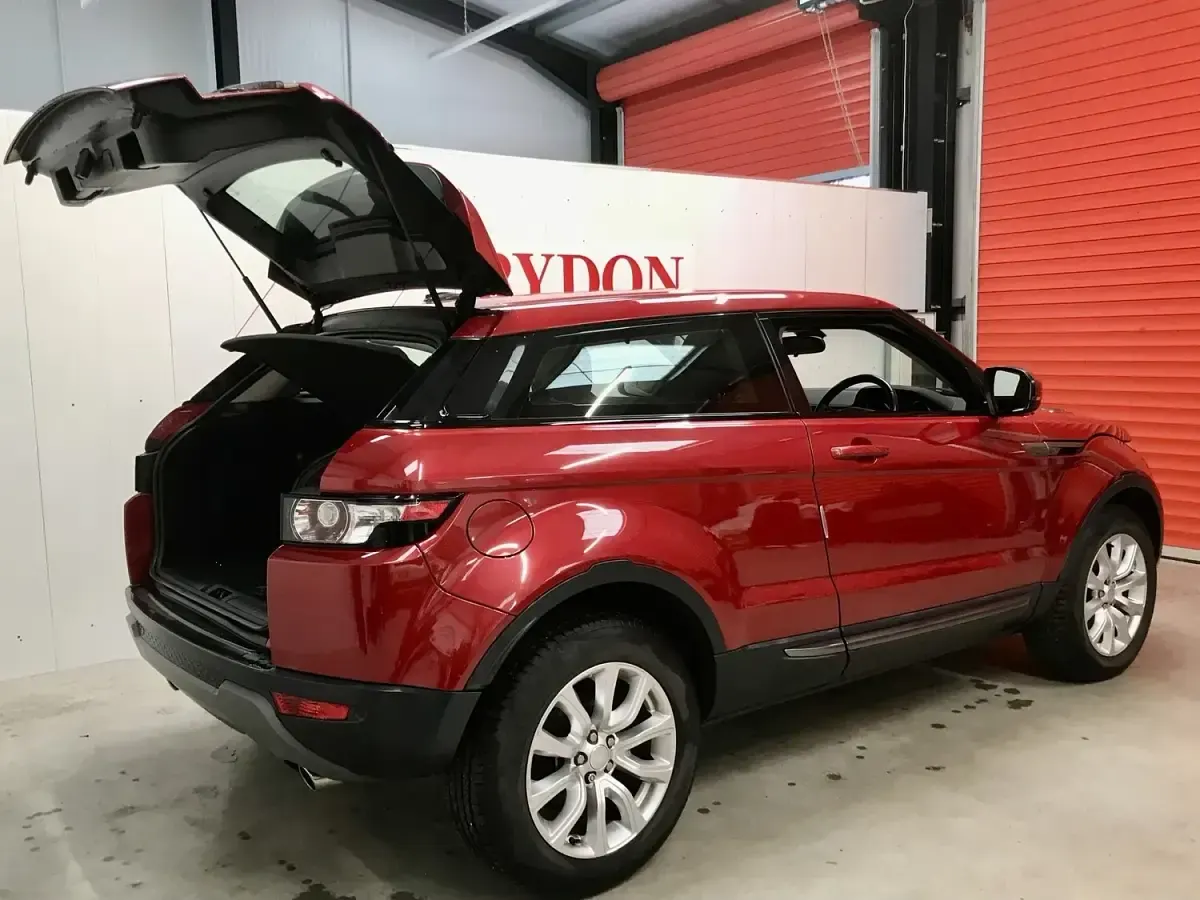 Used Land Rover Range Rover evoque Pure 150 HP (110 kW) 2012 Red SUV