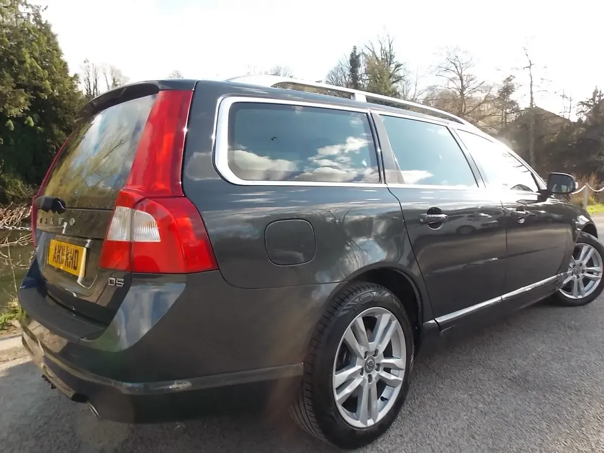 Used Volvo V70 SE Lux 205 HP (150 kW) 2011 Grey Estate