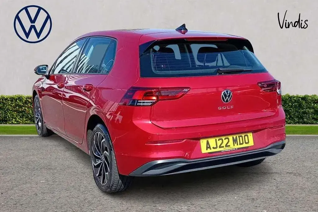Used VW Golf VIII Life 128 HP (94 kW) 2022 Red Hatchback