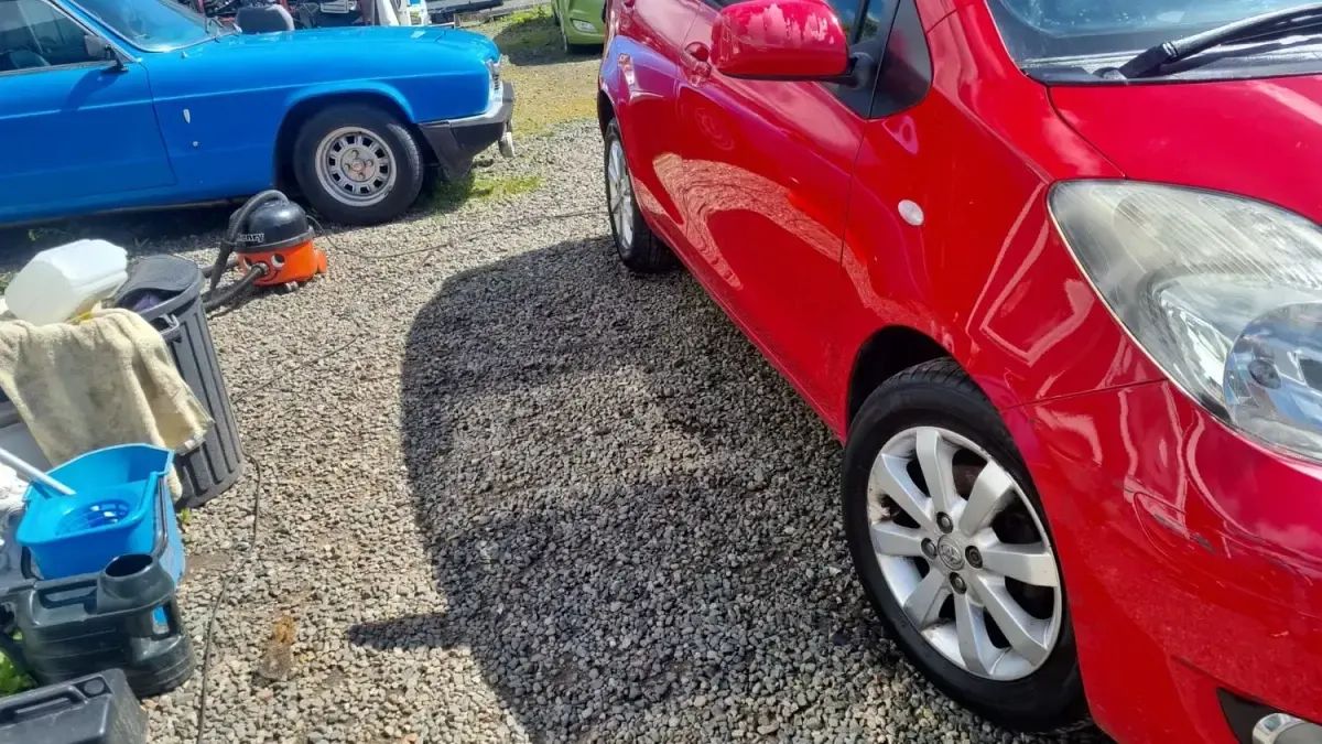Gebraucht Toyota Yaris 2011 Rot Kleinwagen